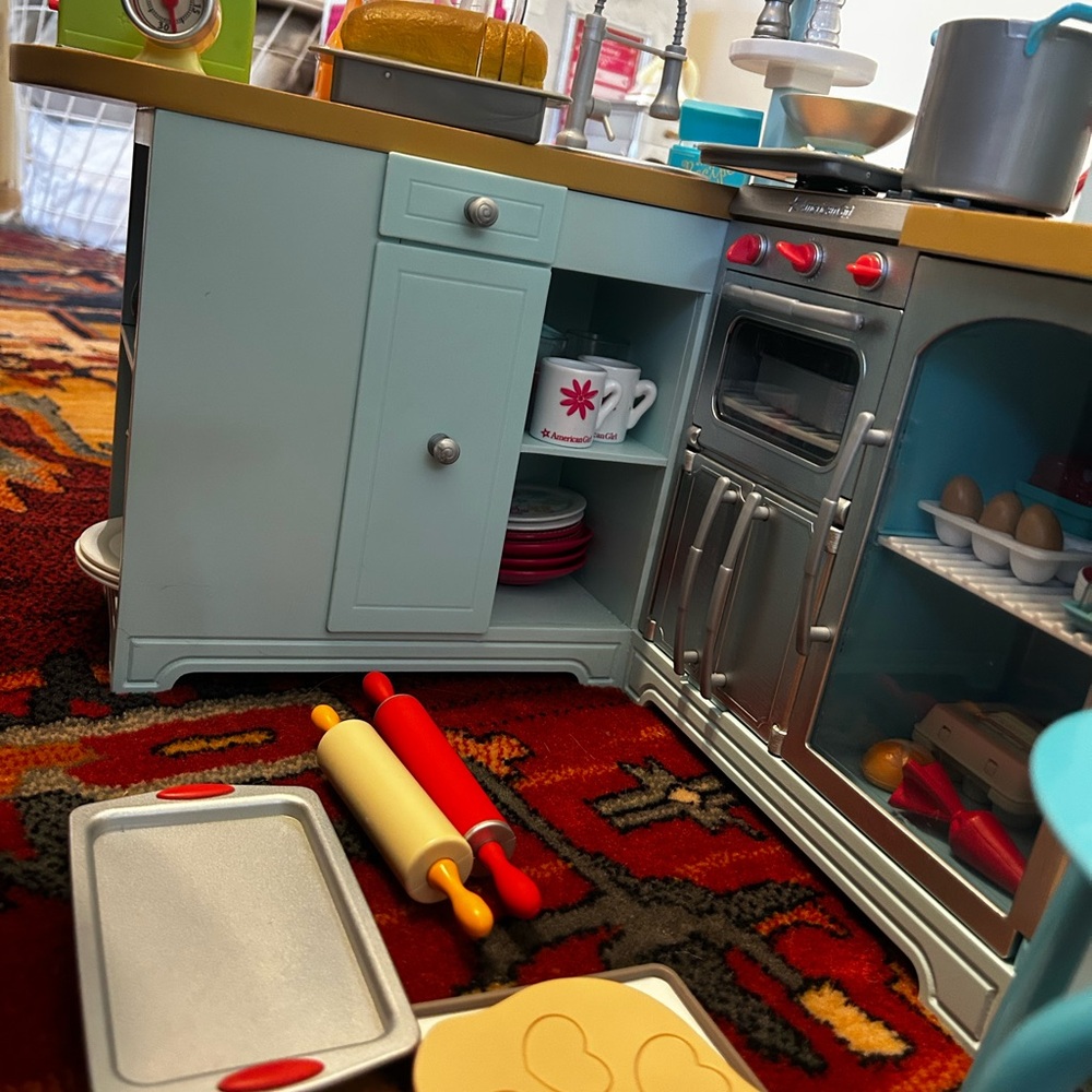 American Girl retired kitchen 
Includes all accessories shown! - Picture 2 of 2
